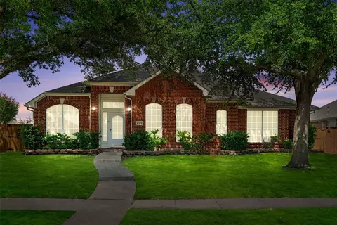 8709 Hartford Dr, Rowlett, TX 75089