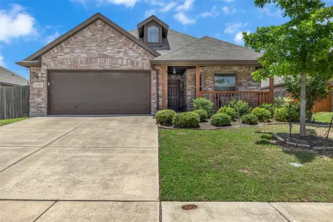 1704 Chivalry Ln, Fort Worth, TX 76140