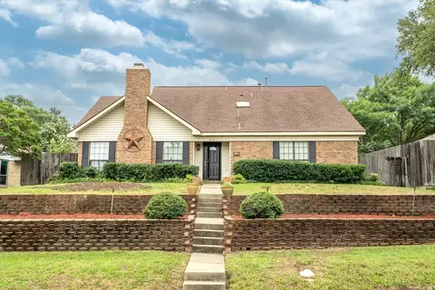 818 Placid Dr, Mesquite, TX 75150