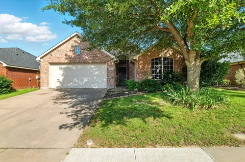 1015 Cutting Horse Dr, Mansfield, TX 76063