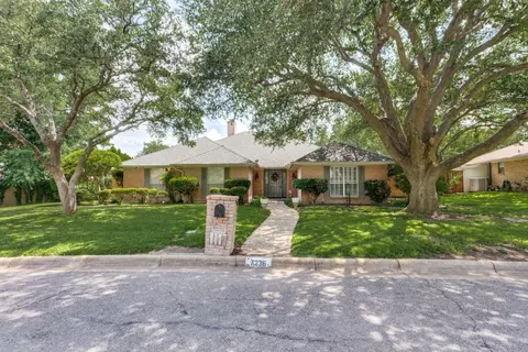 7236 Johnstone Ln, Fort Worth, TX 76133