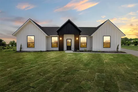110 Salt Creek Rd, Lorena, TX 76655