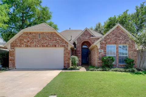 206 Arbor Park Dr, Euless, TX 76039
