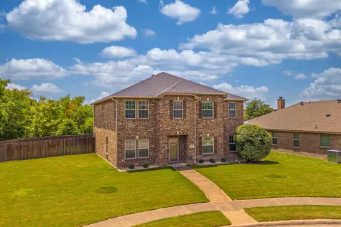 1307 Bluebonnet Ct, Desoto, TX 75115