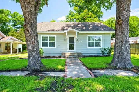 422 W High St, Wills Point, TX 75169