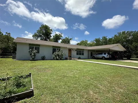 408 W Armstrong, Comanche, TX 76442