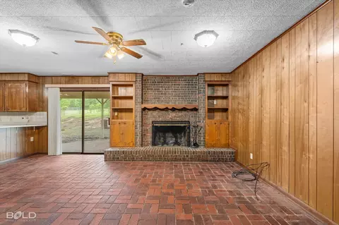 Living - 9347 Highway 3, Plain Dealing, LA 71064 photo 5 of 6