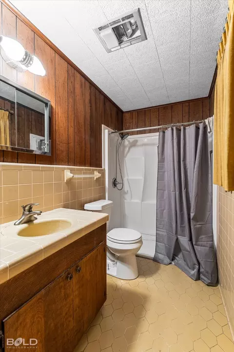 Bath - 9347 Highway 3, Plain Dealing, LA 71064 photo 1 of 2