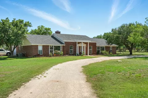 233 Country Pl S, Abilene, TX 79606