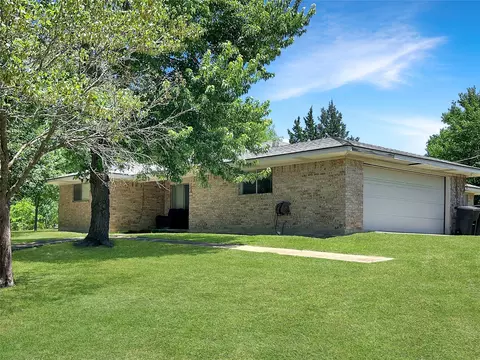 270 Newman Rd, Sherman, TX 75090