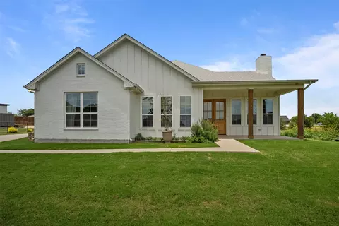 7954 Lax Dr, Fort Worth, TX 76126