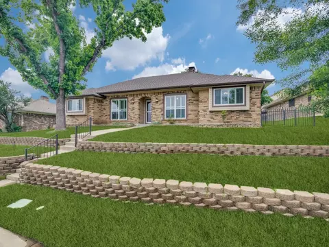 2618 Club Meadow Dr, Garland, TX 75043