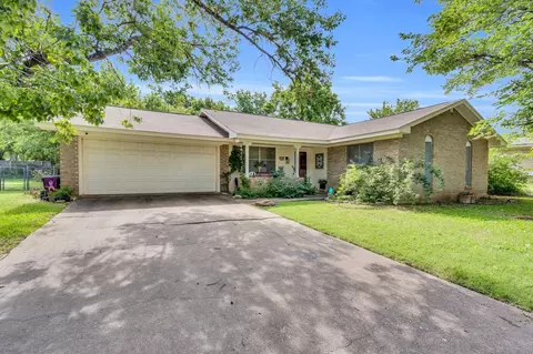 1502 Yucca St, Midlothian, TX 76065