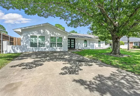 2005 Stacey Ct, Arlington, TX 76013