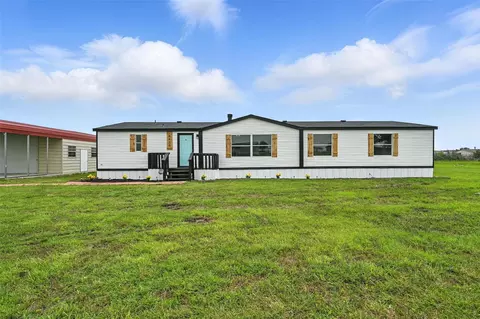 8425 Longhorn Dr, Justin, TX 76247