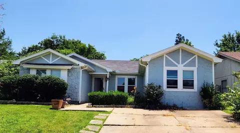 1718 Gentle Wind Dr, Arlington, TX 76018
