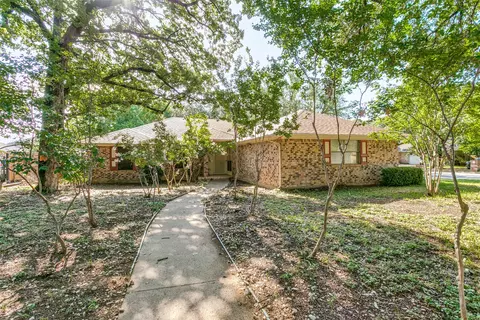 3600 Teal Ln, Bedford, TX 76021