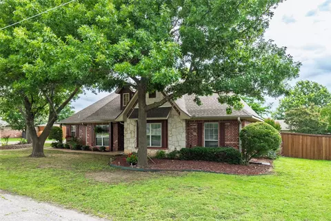 604 Willard Hall St, Leonard, TX 75452