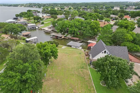 2121 N Rough Crk, Granbury, TX 76048