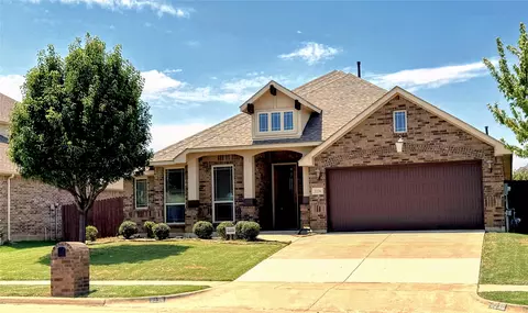 2236 Palmer Trl, Grand Prairie, TX 75052