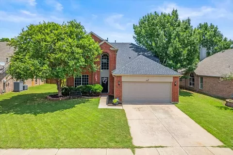 2602 Wandering Oak Dr, Corinth, TX 76208