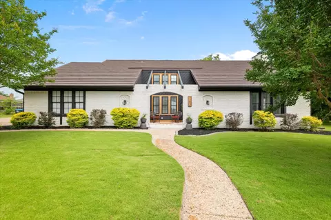 7204 Kingswood Dr, Fort Worth, TX 76133