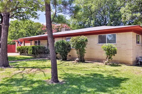 7501 Richland Rd, Richland Hills, TX 76118