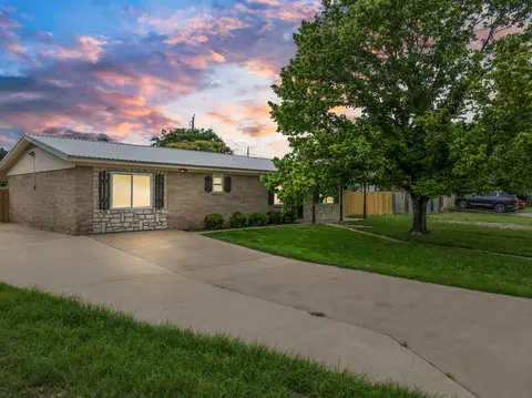 607 Nancy Ann St, Hamilton, TX 76531