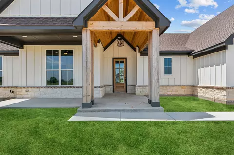 217 Blackjack Xing, Paradise, TX 76073