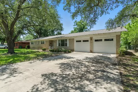 1270 N Wildwood Dr, Stephenville, TX 76401