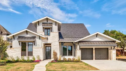 712 Bear Creek Dr, Hurst, TX 76054