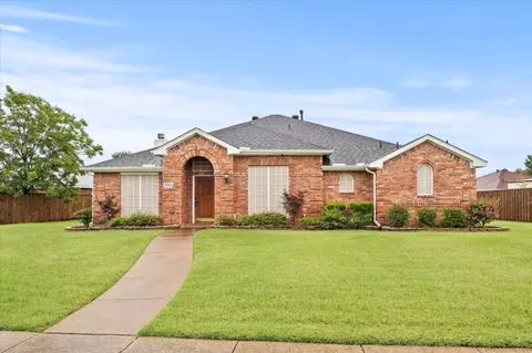 2918 Beau Dr, Mesquite, TX 75181