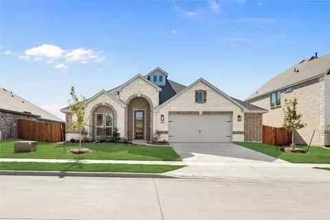 404 Atlas Cedar Dr, Glenn Heights, TX 75154