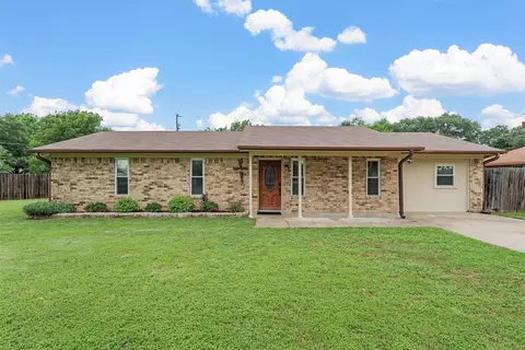 202 Lee Ln, Lorena, TX 76655