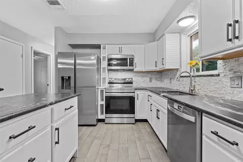 Kitchen - 202 Lee Ln, Lorena, TX 76655 photo 1 of 2