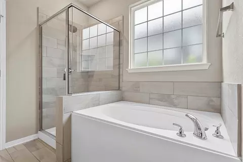 Bath - 10245 Driskill Dr, Waco, TX 76708 photo 2 of 4