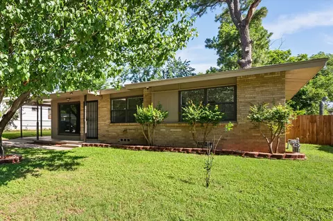 612 Elm St, Hurst, TX 76053