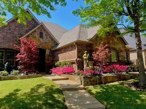 8505 High Point Ct, North Richland Hills, TX 76182