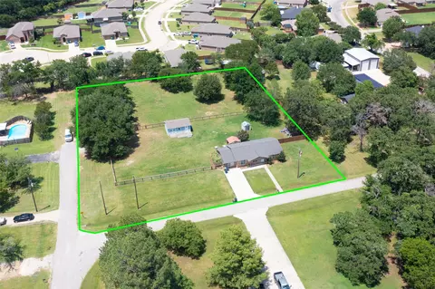 308 Larry Rd, Krugerville, TX 76227