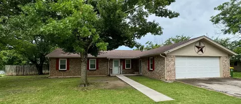 918 Jory St, Hico, TX 76457