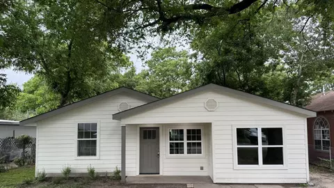 303 Norwich Ln, Mesquite, TX 75149