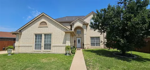 5632 Centeridge Dr, Dallas, TX 75249