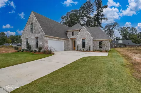 192 St Andrews Ln, Benton, LA 71006