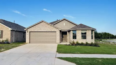 10605 Dripping Creek Ln, Fort Worth, TX 76036