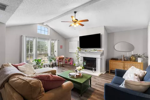 2432 Ensenada Ln, Fort Worth, TX 76108