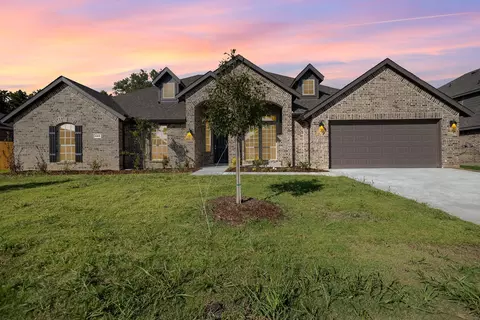 605 Candace Dr, Desoto, TX 75115