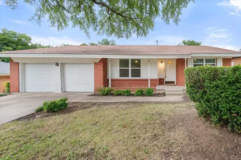 2250 Capri Dr, Fort Worth, TX 76114