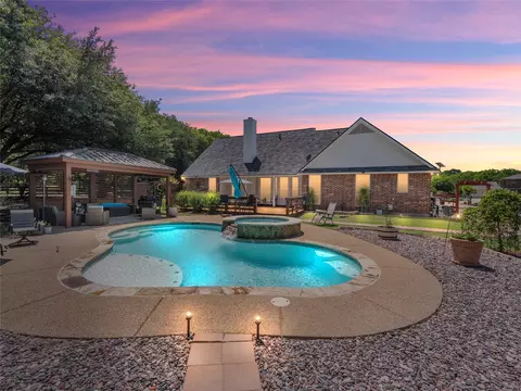 4710 Ashley Cir, Midlothian, TX 76065