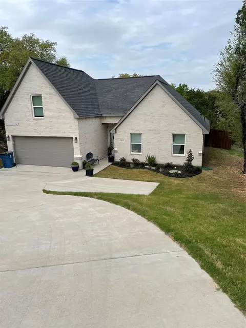 2612 Houston Ct, Granbury, TX 76048