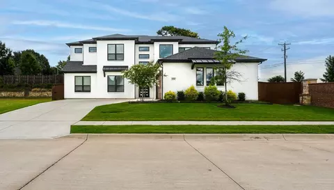8500 Fresh Meadows Rd, North Richland Hills, TX 76182